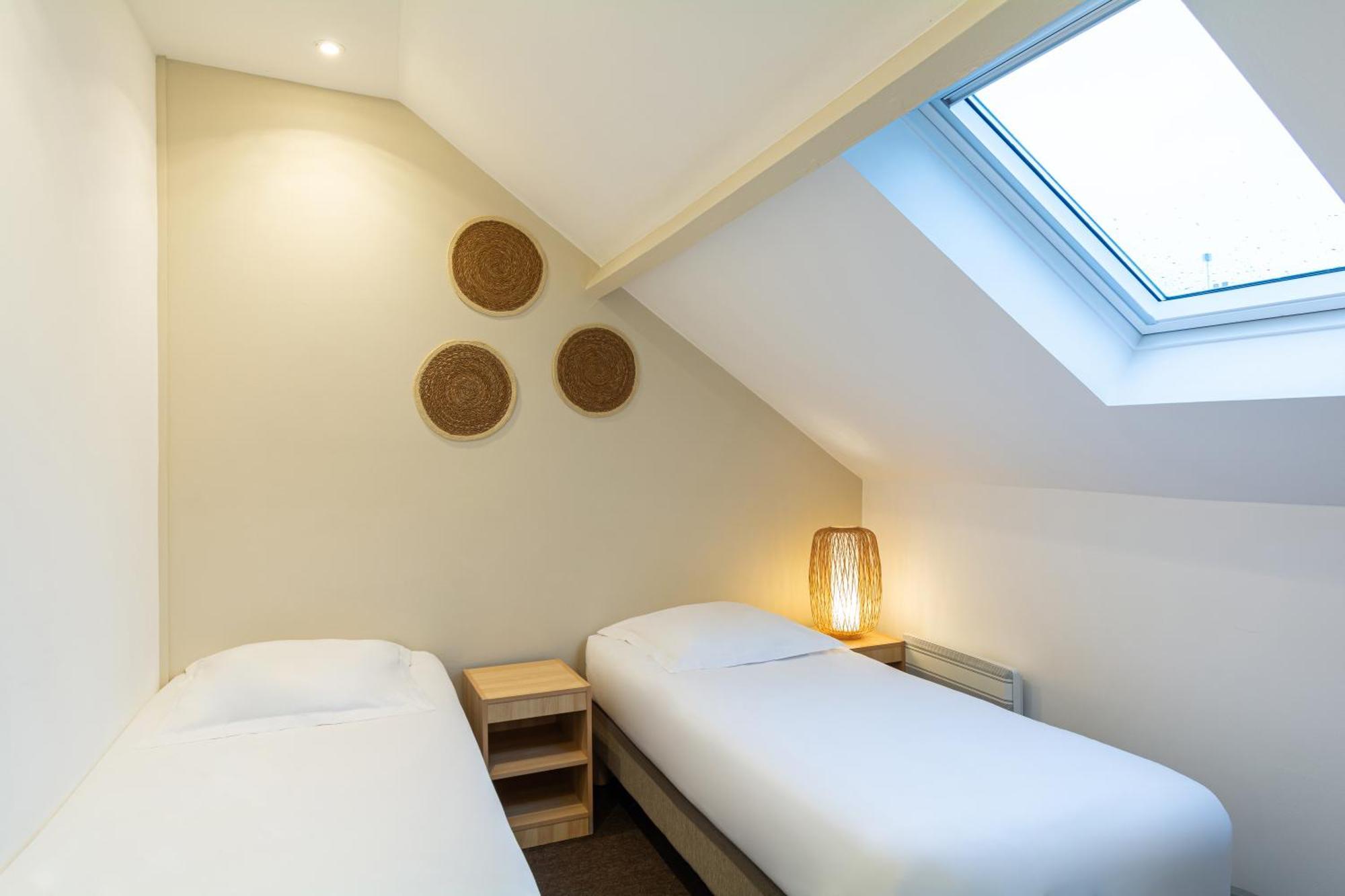Hotel De La Plage Courseulles-sur-Mer Bagian luar foto