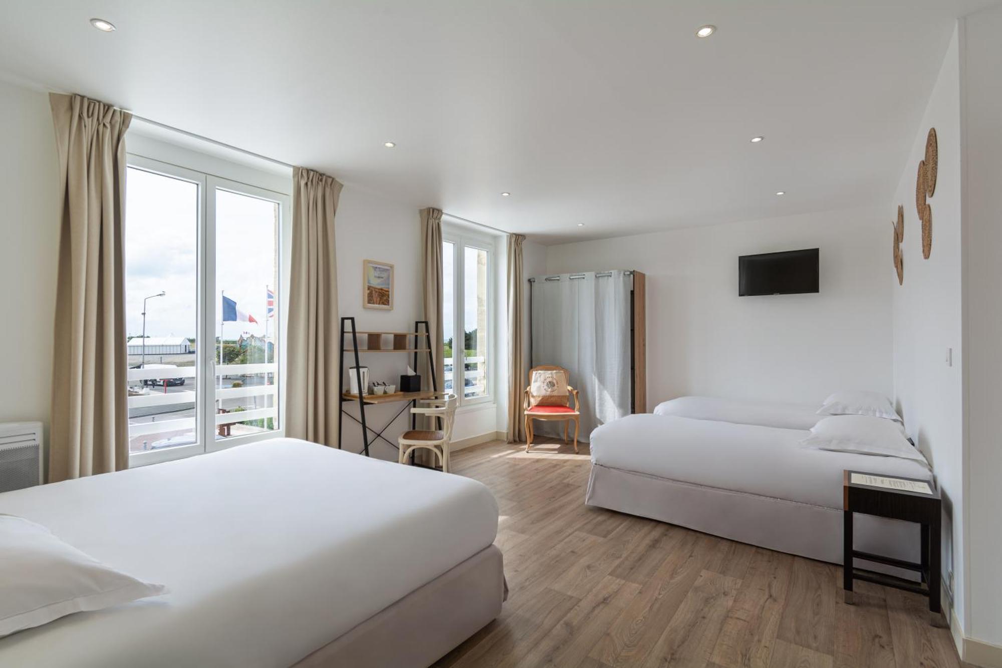 Hotel De La Plage Courseulles-sur-Mer Bagian luar foto