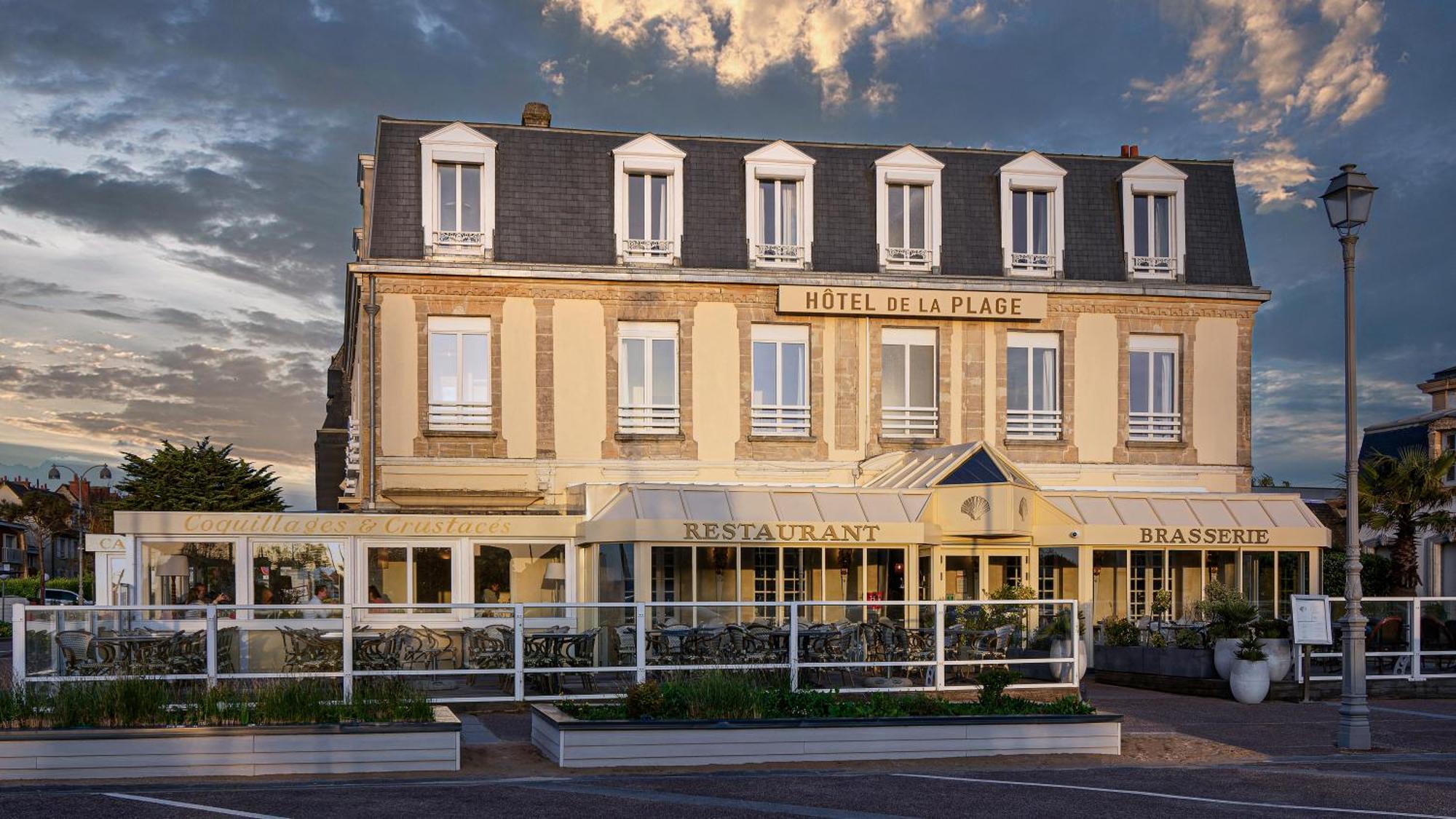Hotel De La Plage Courseulles-sur-Mer Bagian luar foto