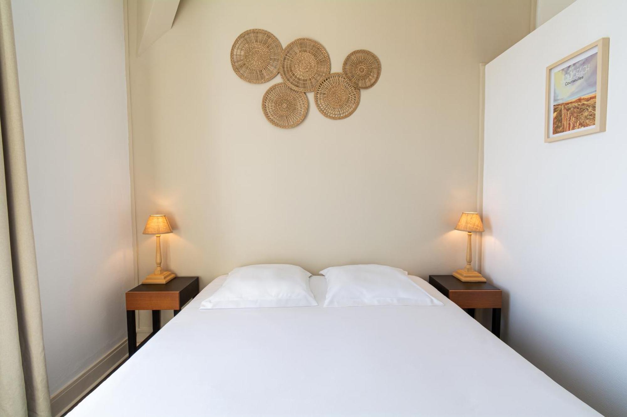 Hotel De La Plage Courseulles-sur-Mer Bagian luar foto