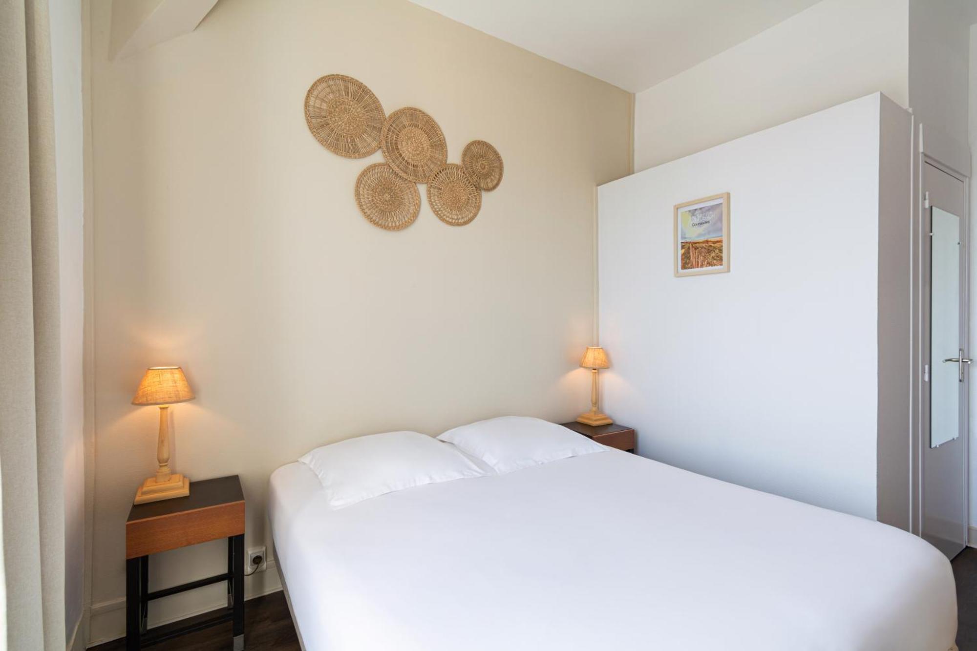 Hotel De La Plage Courseulles-sur-Mer Bagian luar foto